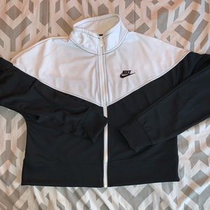 White and Black Nike Cropped ZIP-Up.